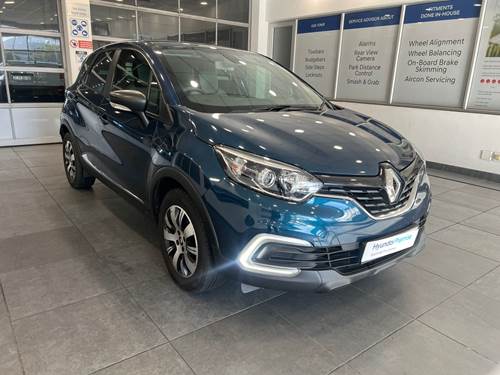 Renault Captur 900T Blaze 5 Door