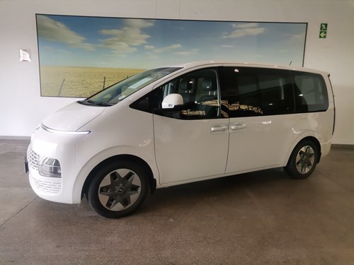 Hyundai Staria 2.2D Elite (9 Seater)