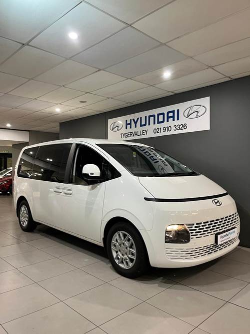 Hyundai Staria 2.2D Executive (9 Seater)