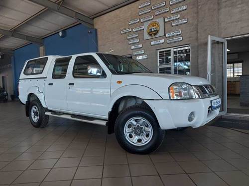 Nissan Hardbody NP300 2.4i 4X4 Double Cab