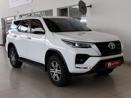 Toyota Fortuner V 2.4 GD-6 Raised Body