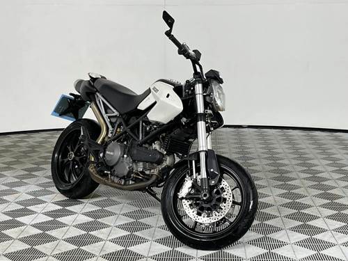 Ducati Hypermotard  796