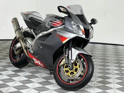 Aprilia RSV 1000 R