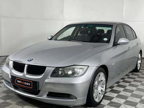 BMW 320i (E90)