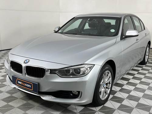 BMW 320i (F30)