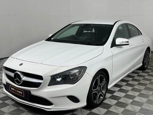 Mercedes Benz CLA 200 Auto ()