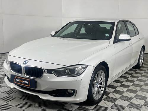 BMW 320i (F30)