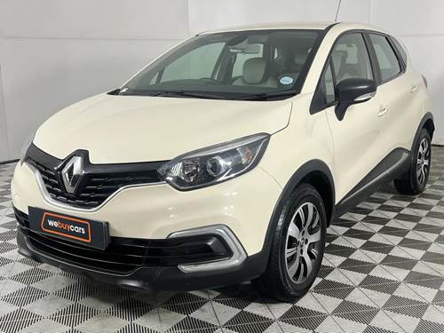 Renault Captur 900T Blaze 5 Door