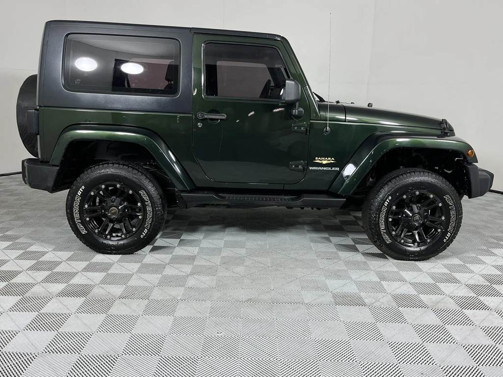 Jeep Wrangler Crd Sahara Auto For Sale R Carfind Co Za