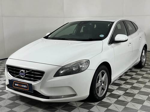 Volvo V40 T3 Momentum Geartronic