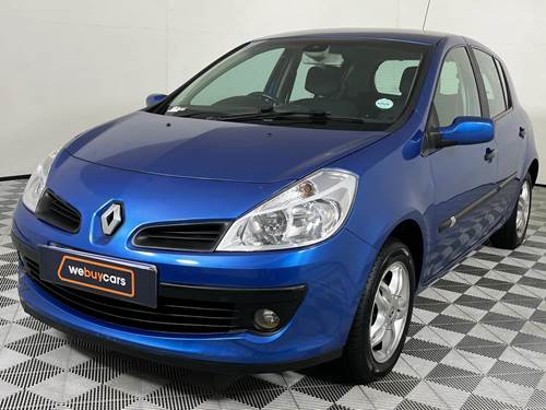 Renault Clio III 1.6 Dynamique 5 Door