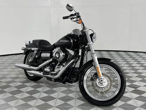 Harley-Davidson Dyna Super Glide Custom (FXDC)