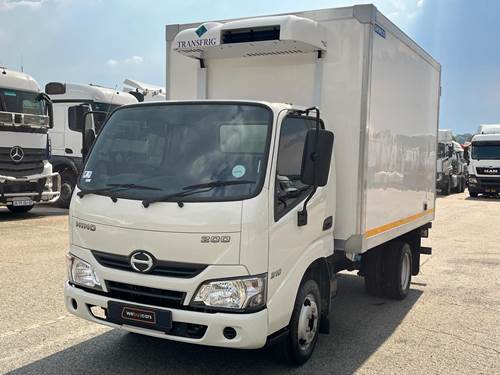 Hino 200 310 (FH2) 4x2