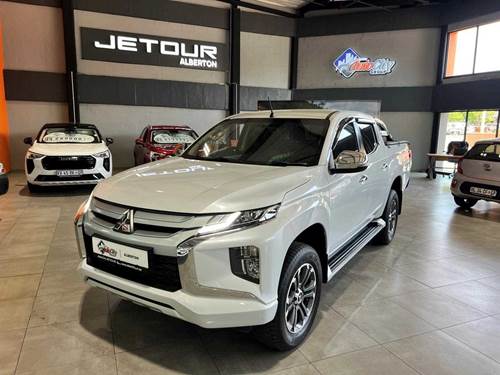 Mitsubishi Triton 2.4 Di-DC Double Cab Auto 4x4