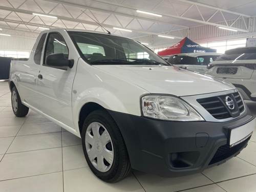 Nissan NP200 1.6i Pack