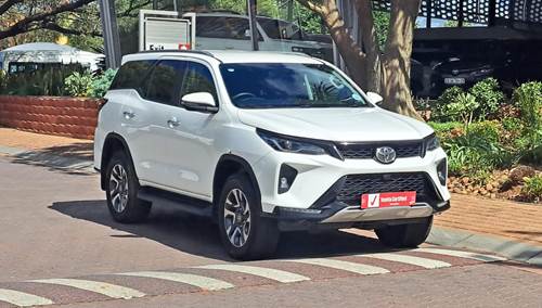 Toyota Fortuner VI 2.4GD-6 Auto 4x4