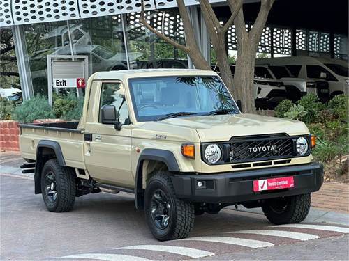 Toyota Land Cruiser 79 2.8 GD-6 Auto