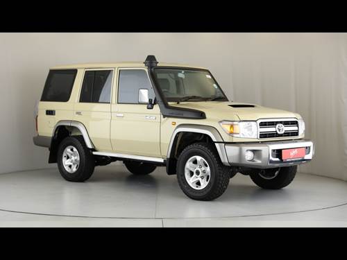 Toyota Land Cruiser 76 4.5 Diesel Station Wagon