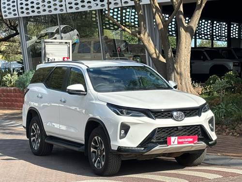 Toyota Fortuner VI 2.4GD-6 Auto 4x4