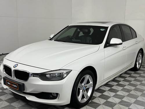 BMW 320i (F30)