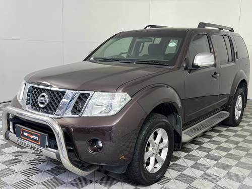 Nissan Pathfinder 2.5 dCi SE