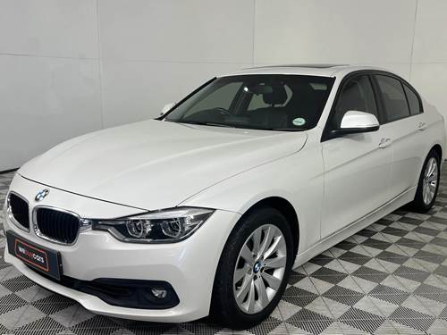 BMW 320i (F30) Auto