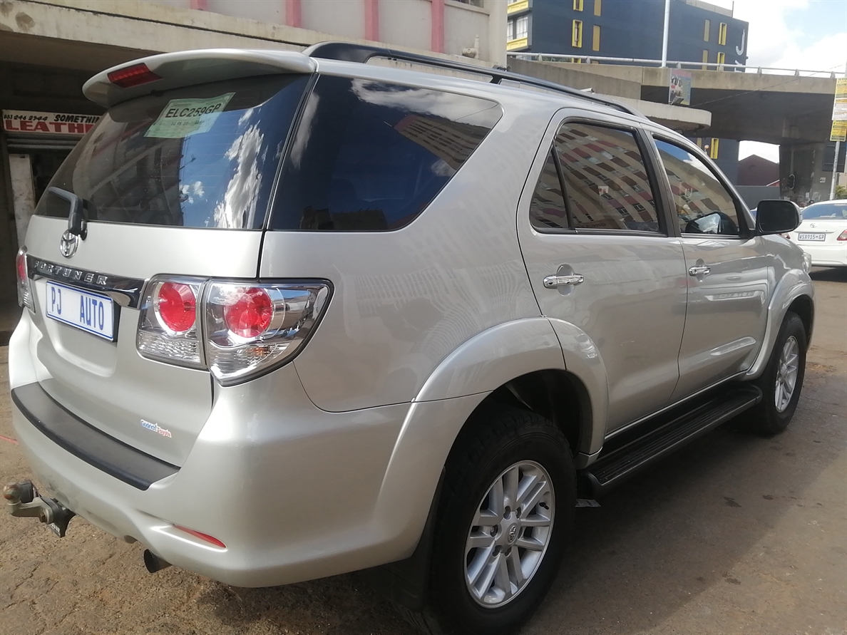 Toyota Fortuner III 3.0 D-4D 4x4 for sale - R 145 000 | Carfind.co.za