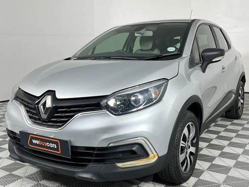 Renault Captur 900T Blaze 5 Door