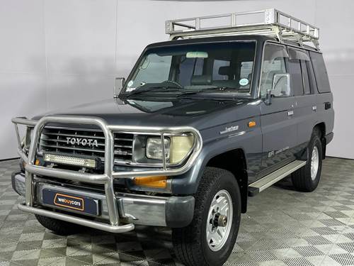 Toyota Land Cruiser DLX Petrol