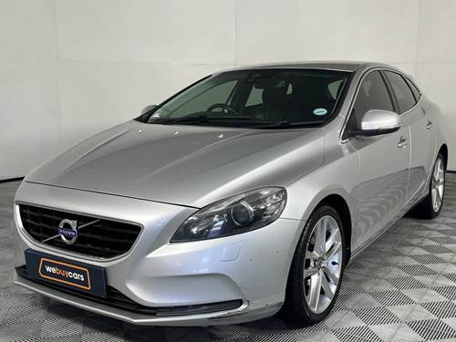 Volvo V40 T3 Momentum