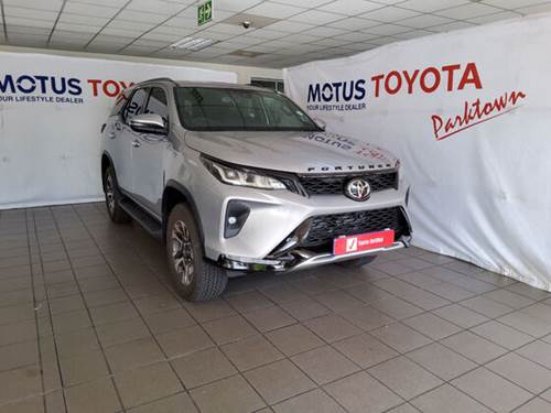 Toyota Fortuner VI 2.8GD-6 VX Auto 