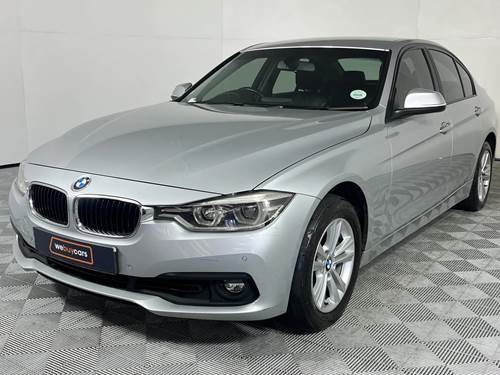 BMW 320i (F30) Auto