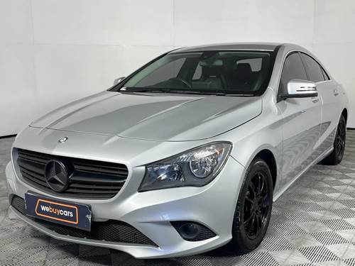 Mercedes Benz CLA 200 Auto ()