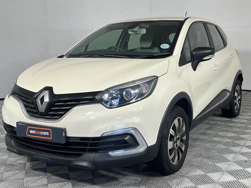 Renault Captur 900T Blaze 5 Door