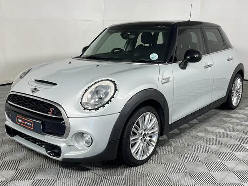 MINI Cooper S Mark IV (141 kW) (XS72) Steptronic 5 Doors