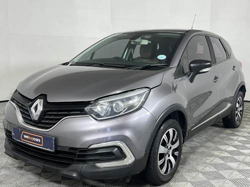 Renault Captur 900T Blaze 5 Door