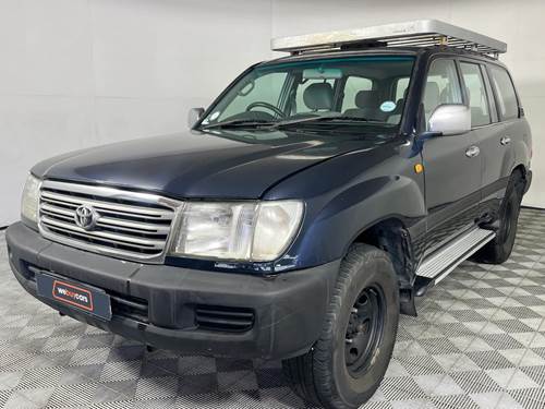 Toyota Land Cruiser 100 GX Petrol