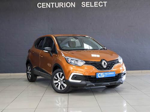 Renault Captur 900T Blaze 5 Door