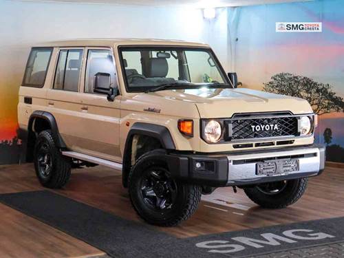 Toyota Land Cruiser 76 2.8 GD-6 Station Wagon