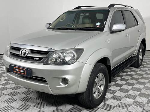 Toyota Fortuner I 4.0 V6 Raised Body