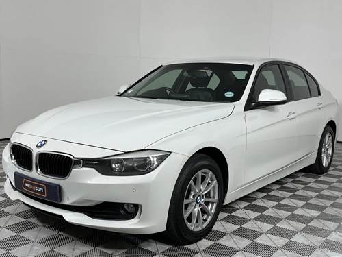 BMW 320i (F30)