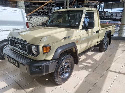 Toyota Land Cruiser 79 2.8 GD-6 Auto