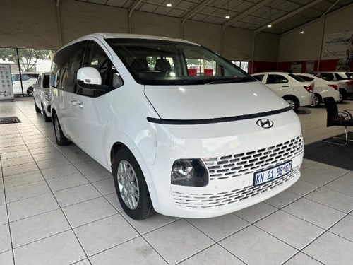 Hyundai Staria 2.2D Executive (9 Seater)