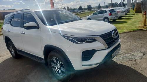 Toyota Fortuner V 2.4 GD-6 Raised Body Auto