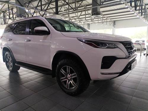 Toyota Fortuner V 2.4 GD-6 Raised Body Auto