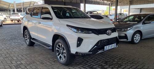 Toyota Fortuner V 2.4 GD-6 Raised Body Auto