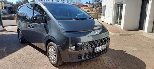 Hyundai Staria 2.2D Executive (9 Seater)