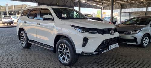 Toyota Fortuner V 2.4 GD-6 Raised Body Auto