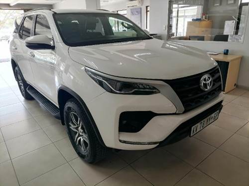 Toyota Fortuner V 2.4 GD-6 Raised Body Auto