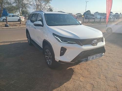 Toyota Fortuner VI 2.4GD-6 Auto 4x4